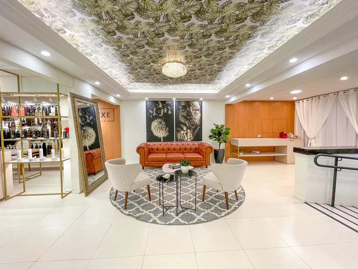 Deluxe Mega Hair Studio